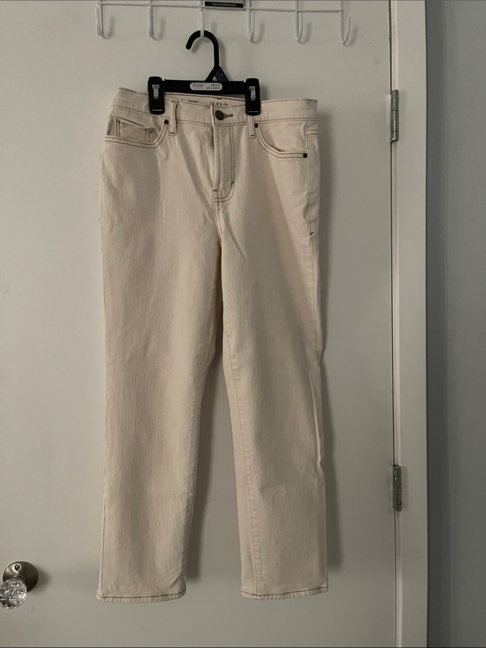 a.n.a Cream Straight-Leg High-Rise Jeans